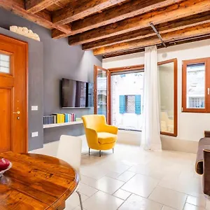 https://dreams-door-with-canal-view-in-venice.hotelslidodijesolo.com